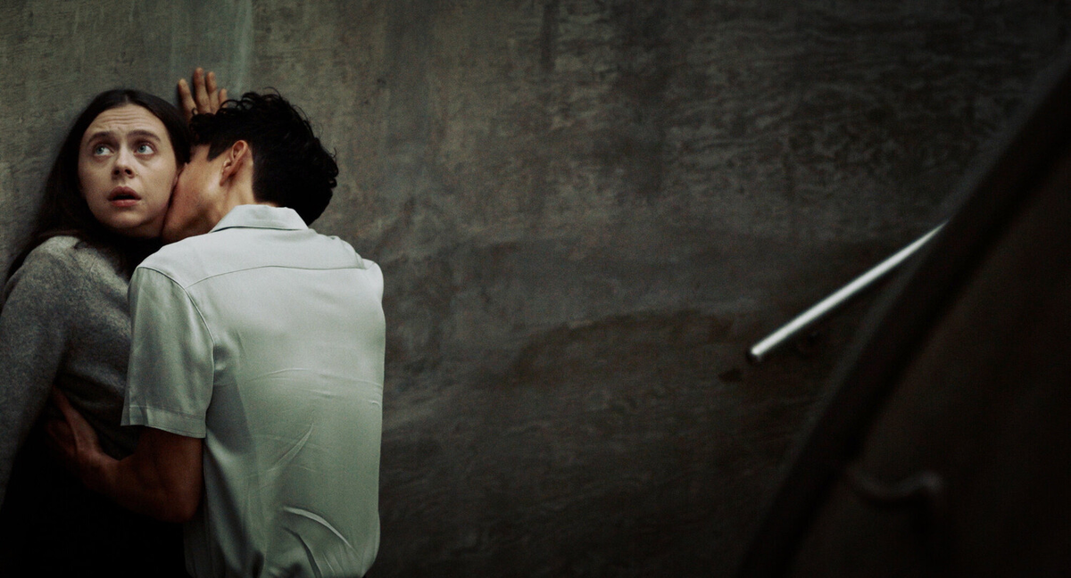 «Заведи меня»: Почему фильм Майкла Тибурски — зеркало нашего эмоционального оцепенения