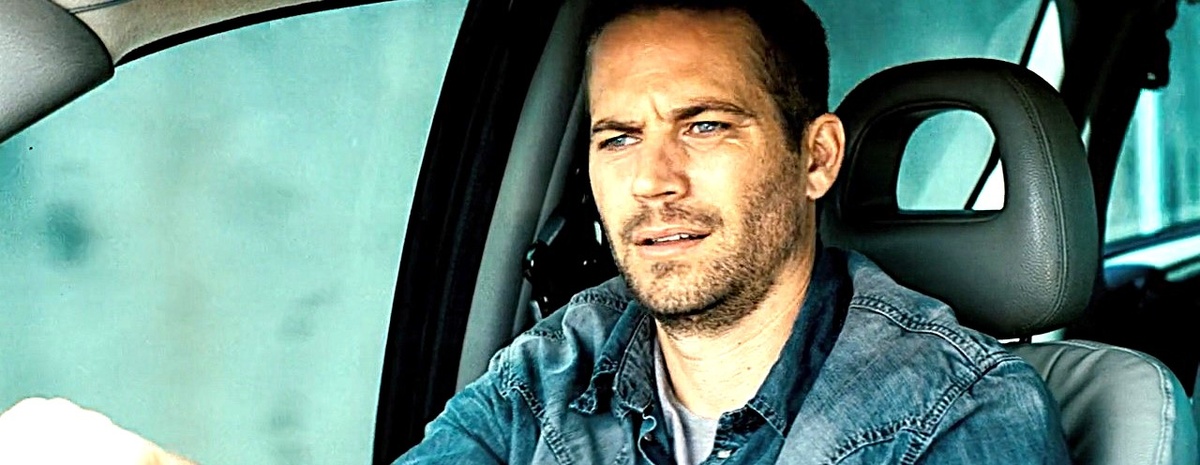 звезда "Форсажа" Пол Уокер 