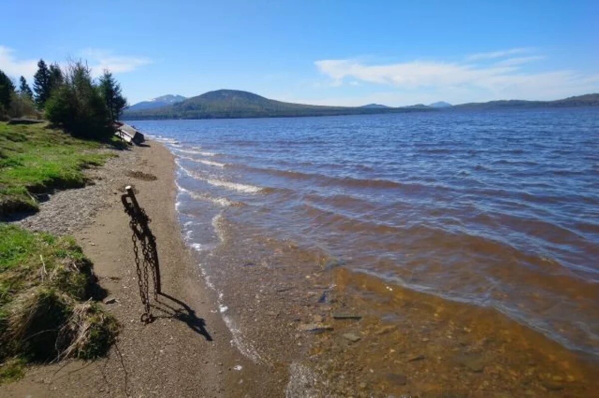    Выход на воду на любых плавсредствах временно запретили в «Зюраткуле»