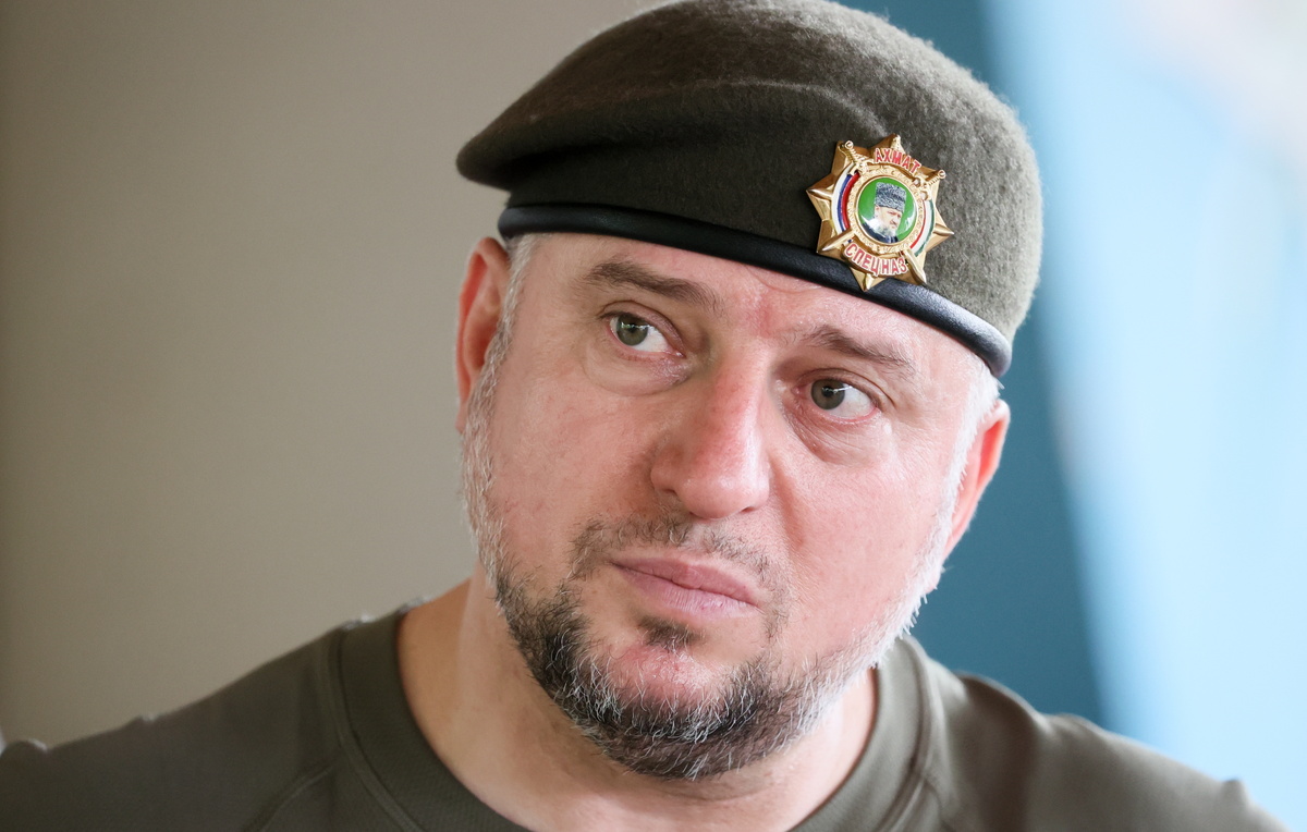    Замначальника Главного военно-политического управления ВС РФ, командир спецназа "Ахмат" генерал-лейтенант Апты Алаудинов  Александр Река/ТАСС