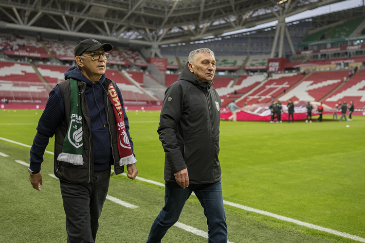    Курбан Бердыев (слева) и Александр Айбатов / фото: Сергей Елагин, «БИЗНЕС Online»