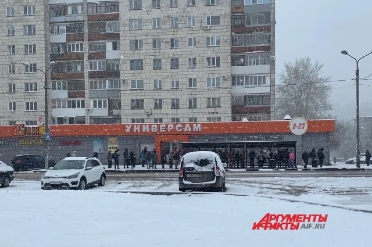    Автобусы отстали от маршрутов из-за обильного снегопада, накрывшего Пермь