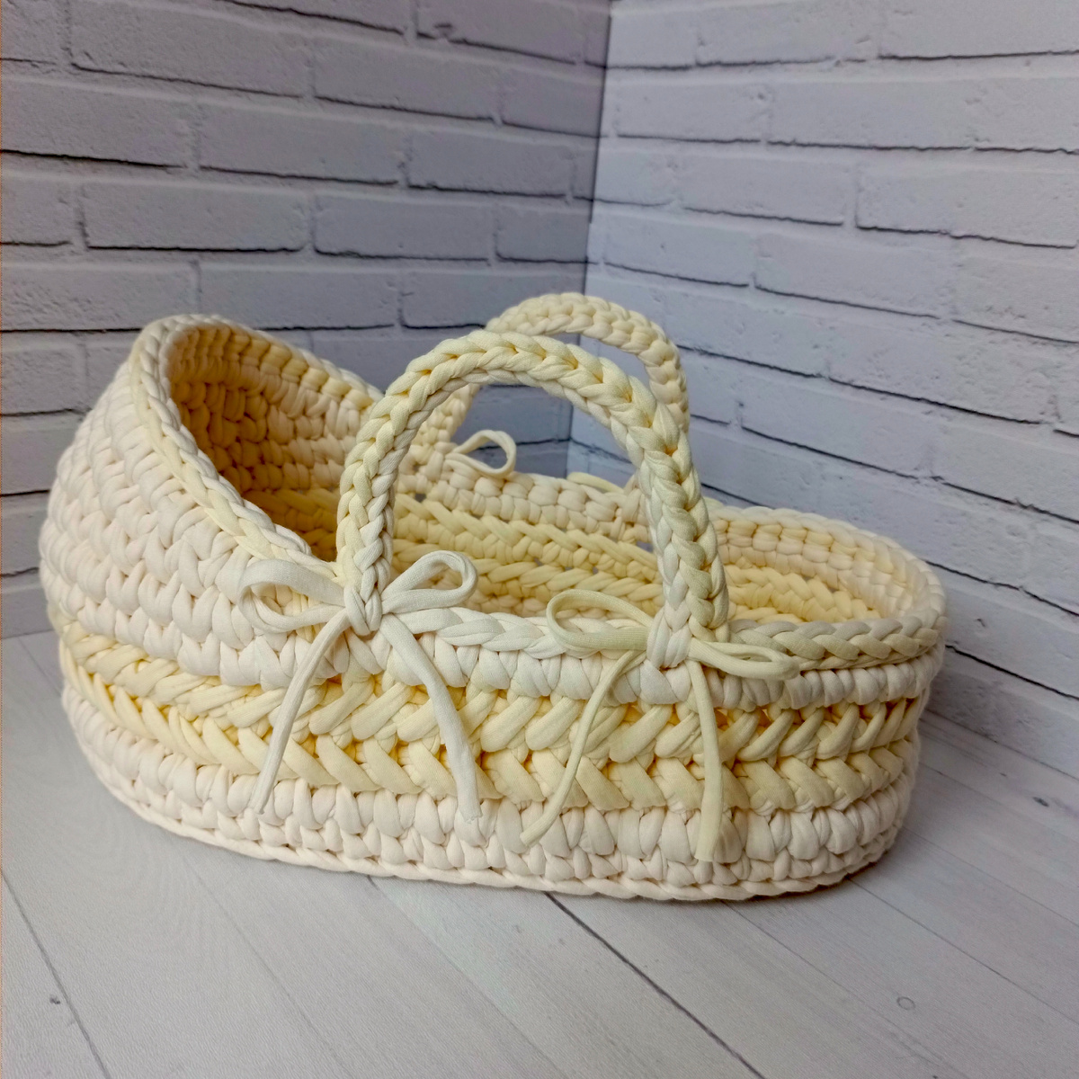 Люлька для куклы 26-28 см из трикотажной пряжи