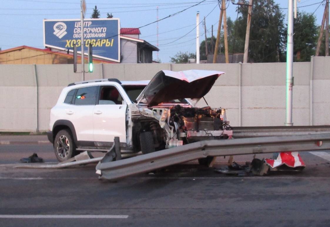     Пьяный автомеханик из Красноярска устроил аварию на машине клиента