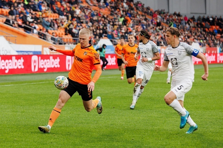    Андрей Егорычев (слева) и Александр Осипов / фото: fc-ural.ru