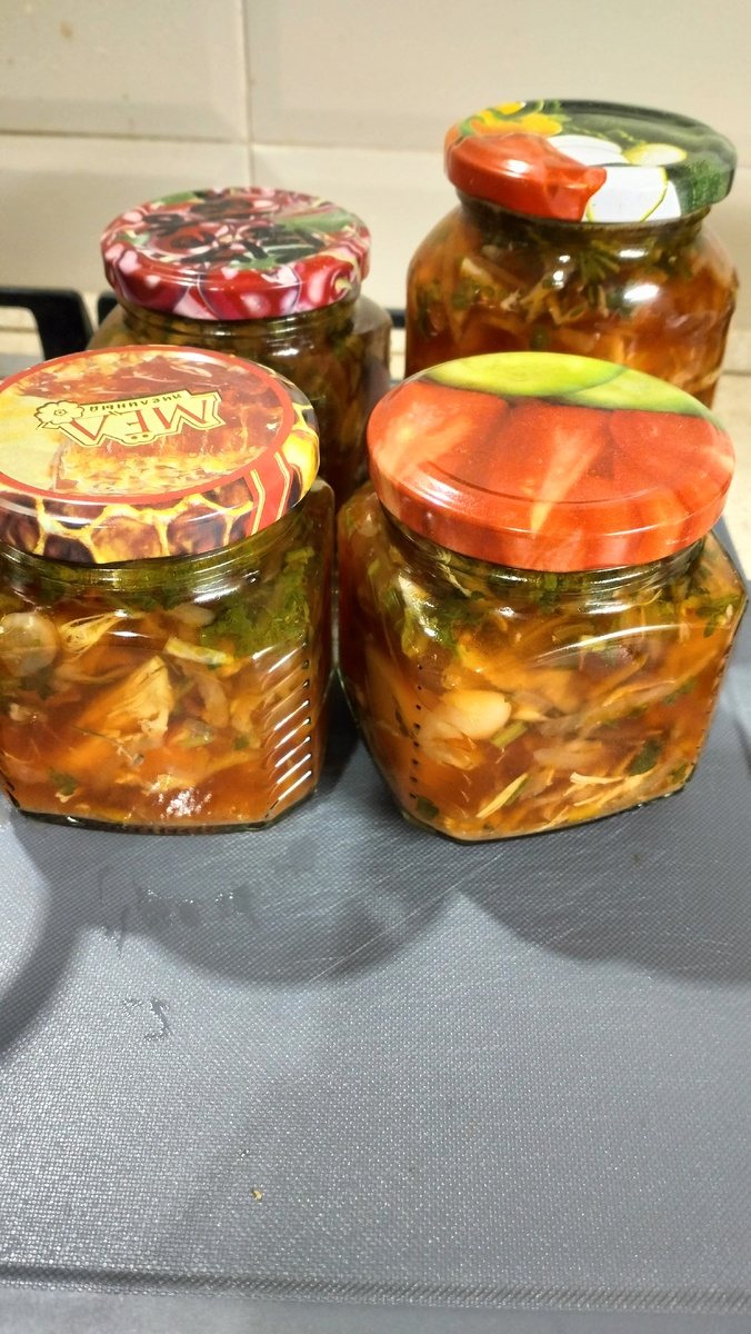 Тут видно, что он не красный, а оранжевый получился. Печаль. 