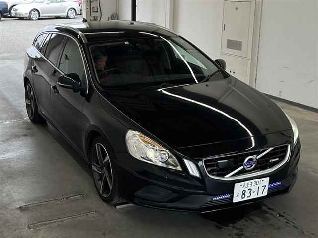 Volvo V60. Источник: Официальный сайт Япония Транзит japantransit.ru