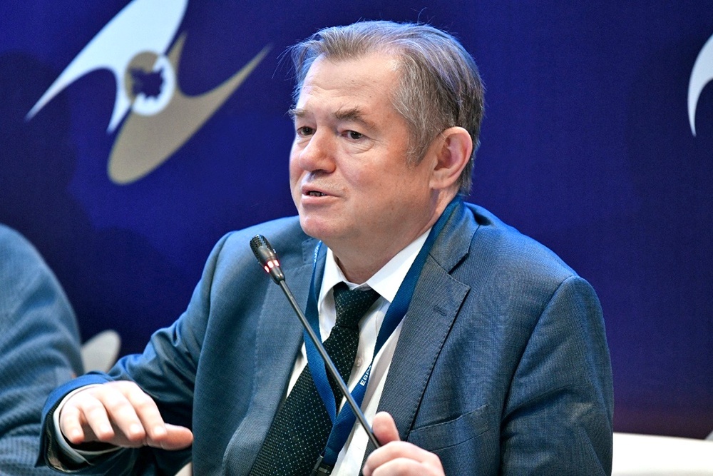    Целевые кредиты помогут предприятиям увеличить выпуск продукции, уверен Сергей Глазьев. / РИА Новости