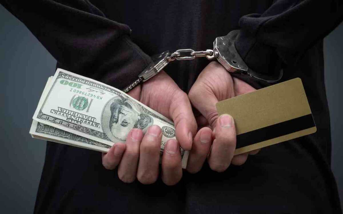    В Липецкой области резко сократилось количество поддельных пятитысячных купюр Фото: Фрипик