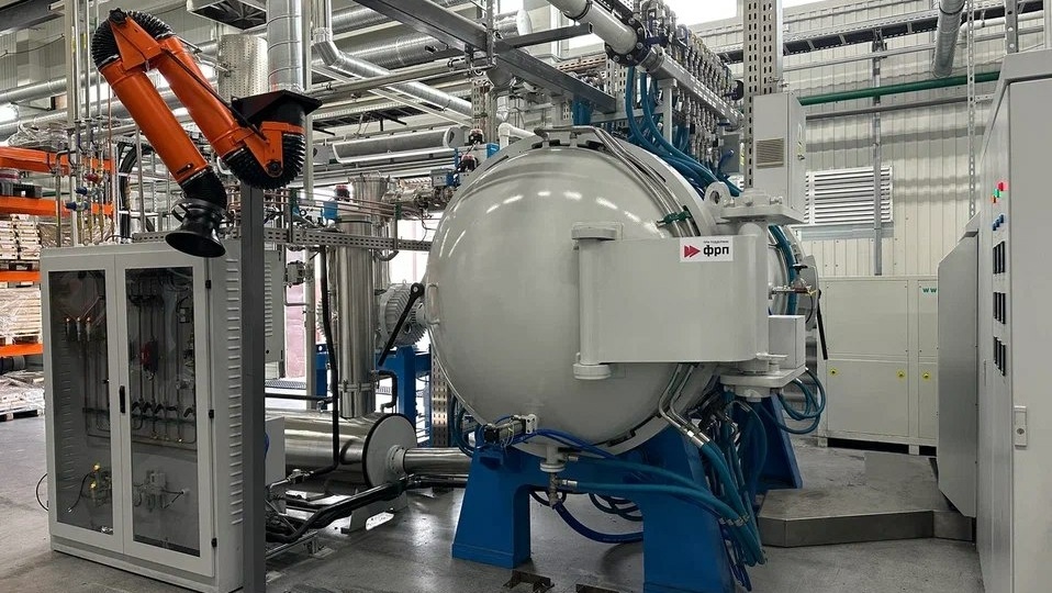 Крупнейший в стране: в Петербурге на месте легендарного завода запустили новое производство