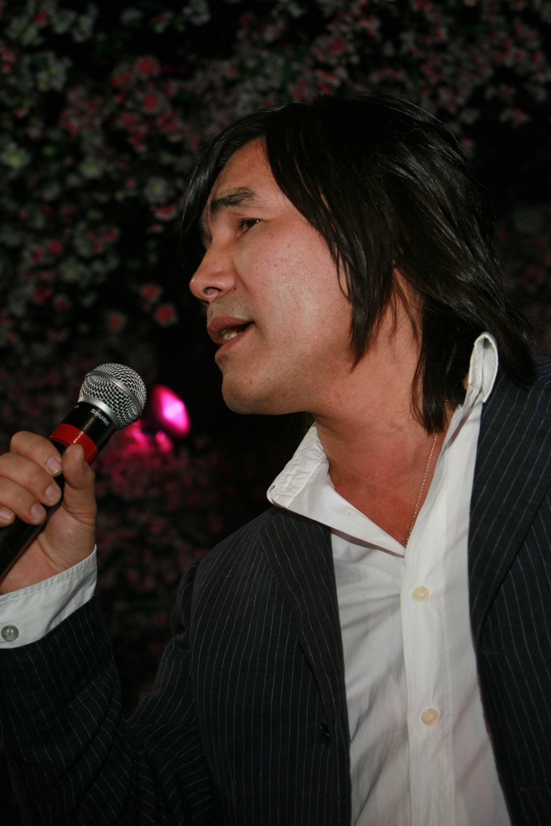    В 1985-м Шукенов окончил консерваторию и был призван в армию. Но не перестал заниматься музыкой, поскольку служил в 12-м оркестре штаба Среднеазиатского военного округа / globallookpress.com / Anatoly Lomohov