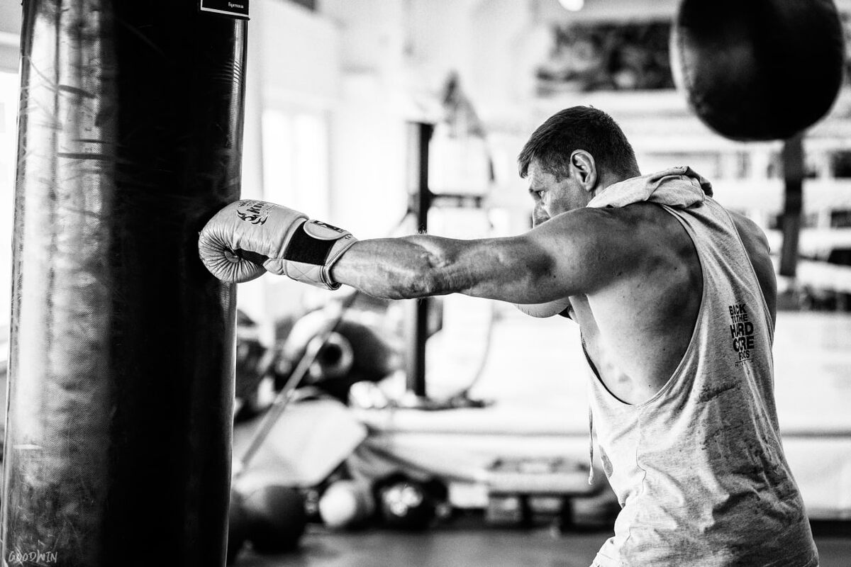 Это я снял своего знакомого за работой (он тренер)