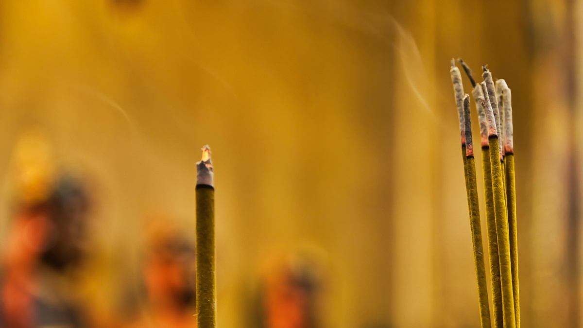 Узнайте, почему агарвудовые палочки из Хайнаня — это идеальный выбор для медитации, ароматерапии и создания уютной атмосферы. Натуральные и безосновные палочки с острова Хайнань — гармония в каждой детали.