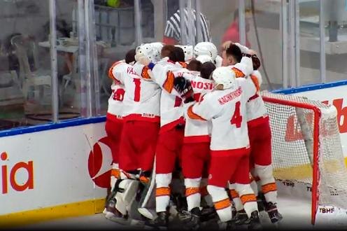 Хоккеисты сборной Кыргызстана. Фрагмент трансляции матча IIHF