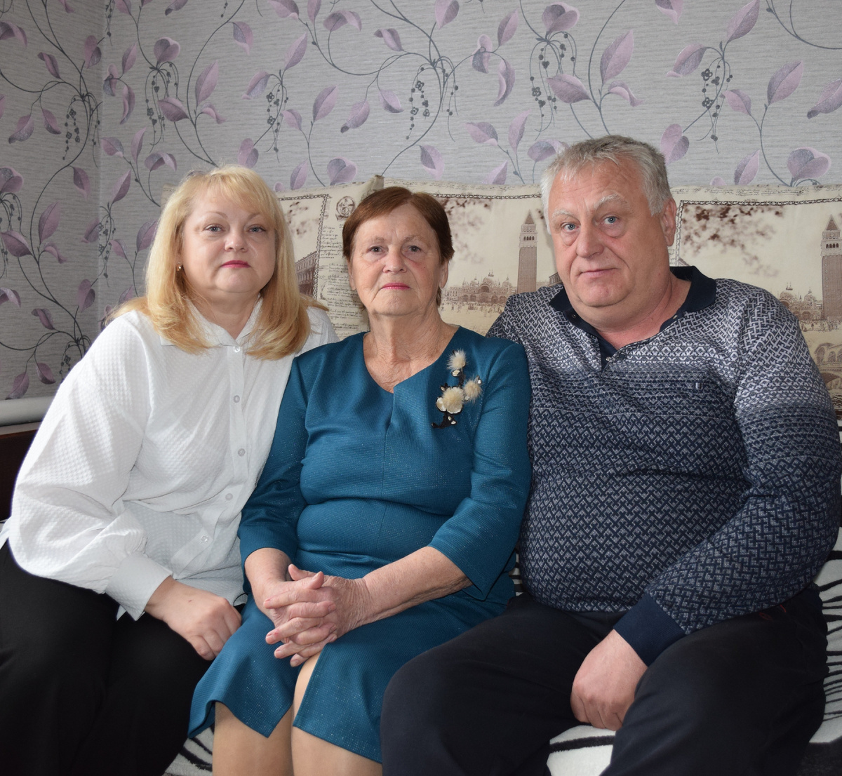 Зоя Алексеевна с сыном и дочерью