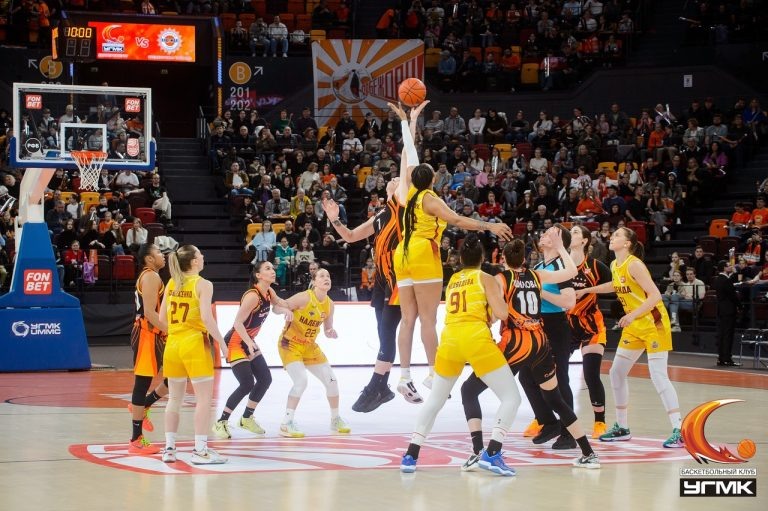    Оренбургская «Надежда» в первых финальных матчах уступила екатеринбургской «УГМК» Антон Пичурин