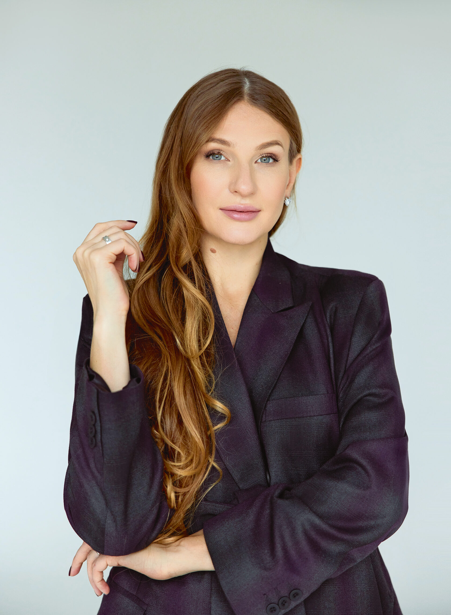 ИНЕССА ДЕМЬЯНОВА, основатель клиники Art Cosmetology, сертифицированный тренер компании Merz, врач-косметолог, дерматолог, врач превентивной медицины, эксперт инъекционных и аппаратных методик, эксперт SPRS-терапии, спикер национальных и международных конференций.