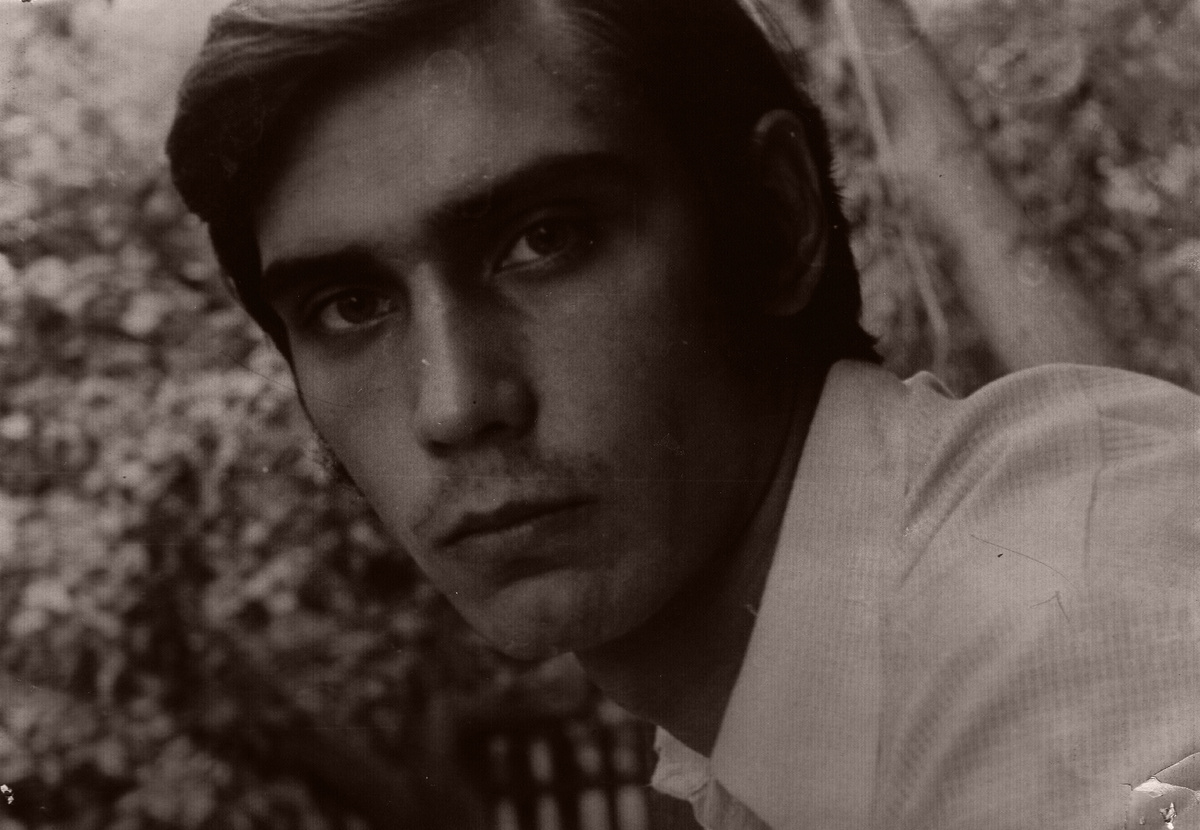 Олег Ермолкин в юности, 1975 год                             