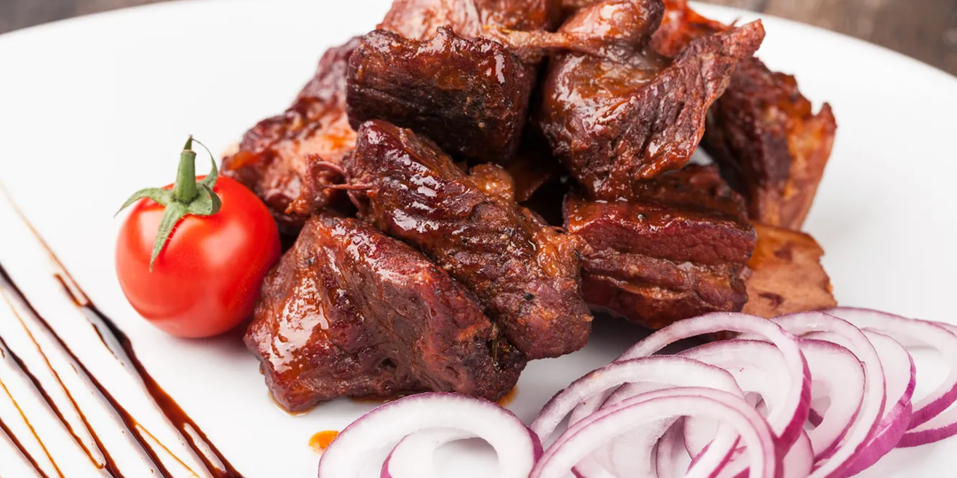 Шашлык без уксуса: нежные маринады для гурманов к майским праздникам