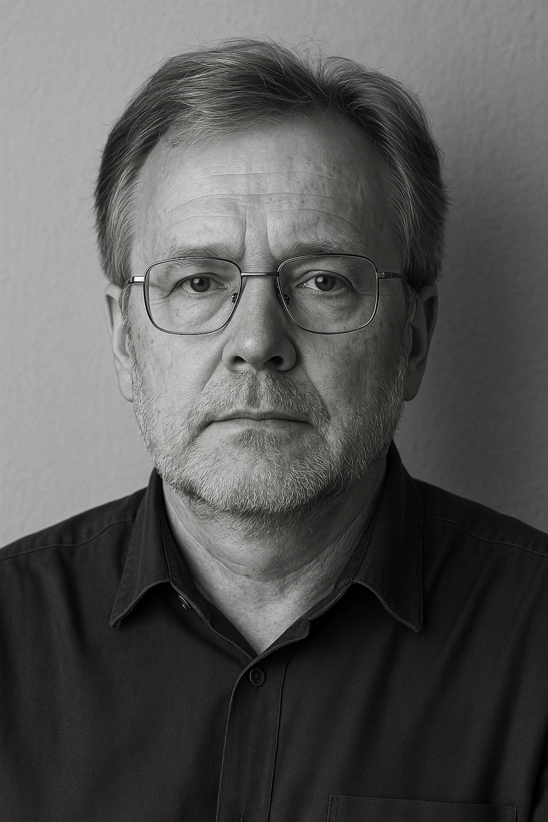 Автор в 52 года по мнению ChatGPT, проанализировавшего юношеские фото