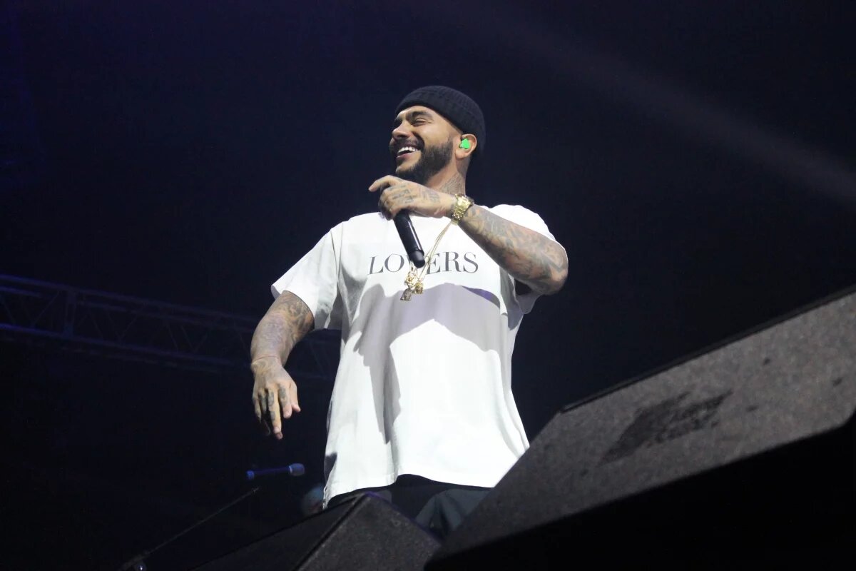    Возлюбленная Тимати показала видео с реакцией рэпера на ее беременность