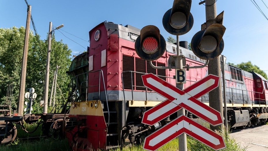    Железнодорожный переезд. Иллюстрация. Автор фото: Тихонов Михаил