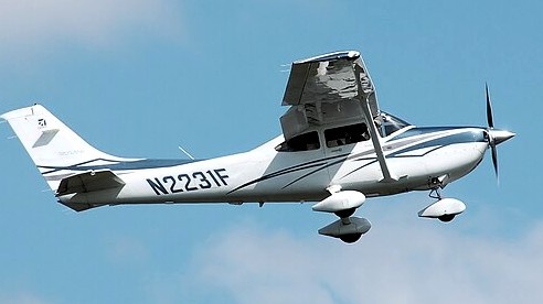 Cessna 182 Skylane - модель самолета, на которой летела Лорен. 
