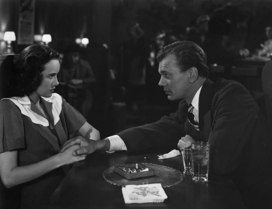 Кадр из фильма "Тень сомнения" (1943)