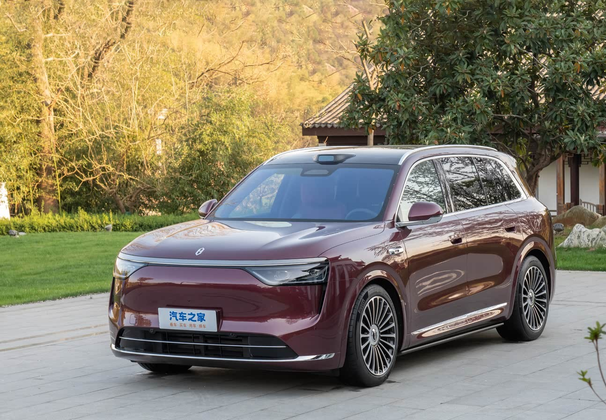 AITO M8 – этот гибридный кроссовер скоро появится в салонах российских дилеров