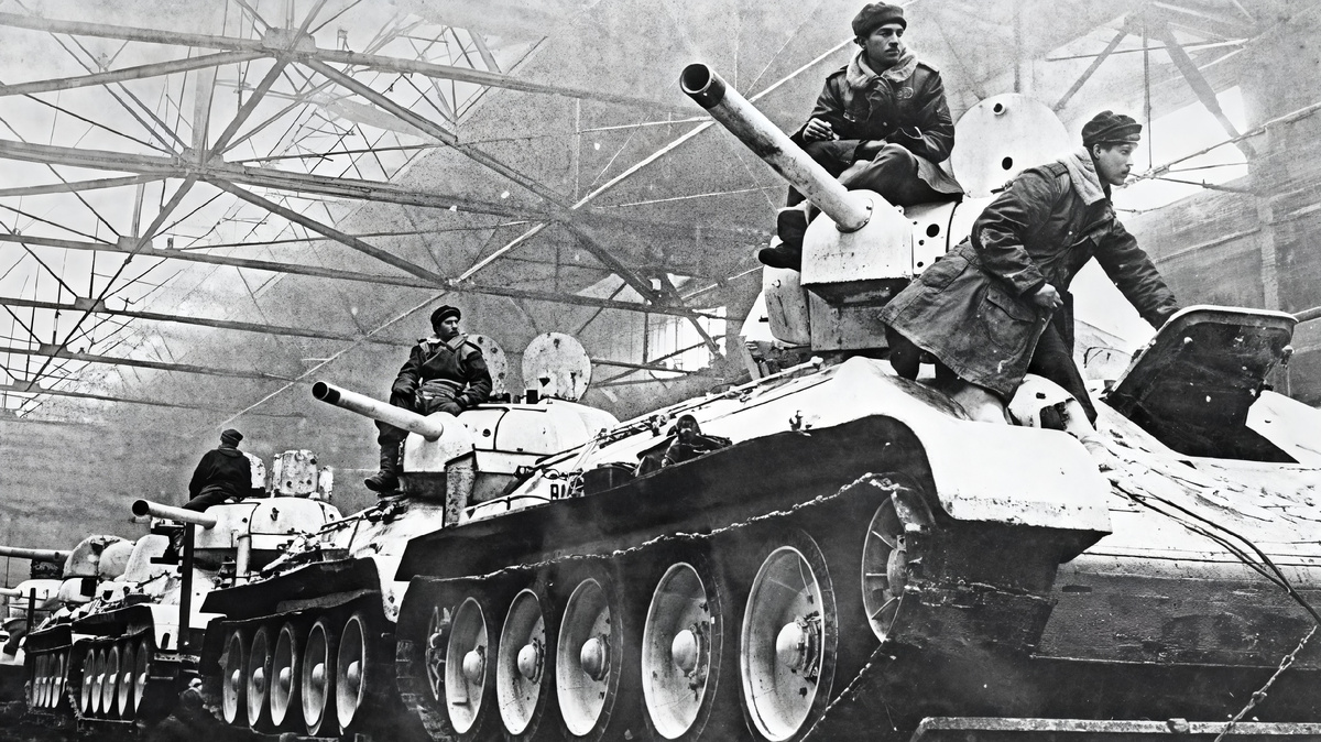 Урал дал фронту 95 % тяжелых танков, почти 100 % тяжелых и средних самоходных артиллерийских установок, более 60 % средних танков