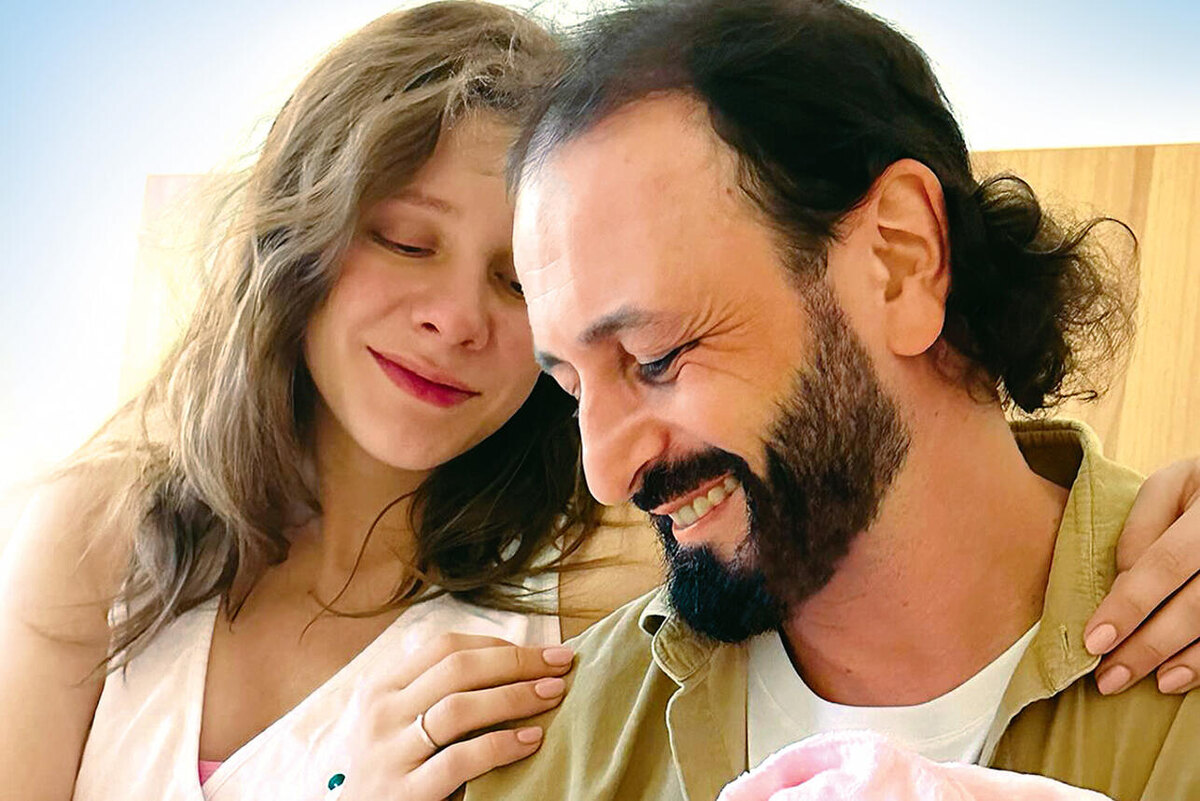    Лиза Арзамасова и Илья Авербух с дочкой Лией Соцсети Лизы Арзамасовой