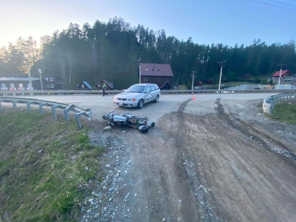    ДТП вблизи села Манжерок. Источник: МВД по Республике Алтай