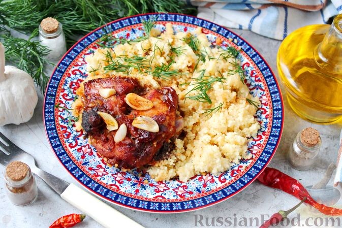 курица, кускус, соус соевый, чеснок, кетчуп, аджика, паприка молотая, соль, перец чёрный молотый, масло растительное