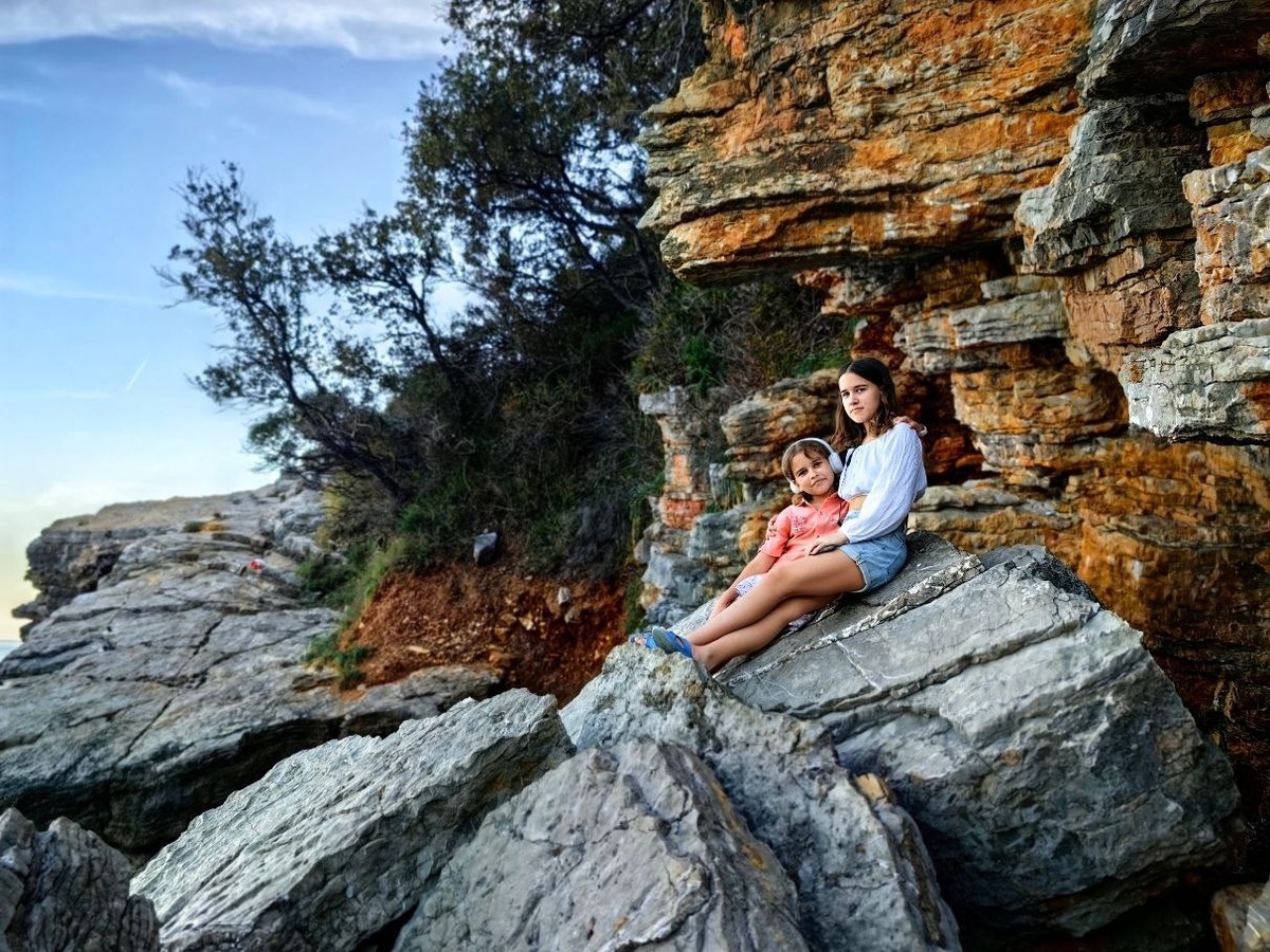 В Черногории.Чуть ли не единственное фото, где они вдвоем и не со спины 