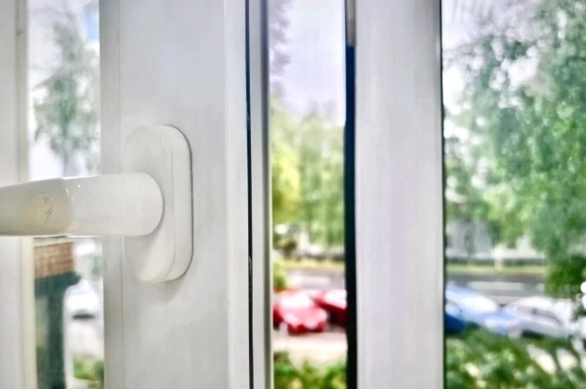    Внучатый племянник Героя России Абачева спас выпавшего с 9 этажа ребенка