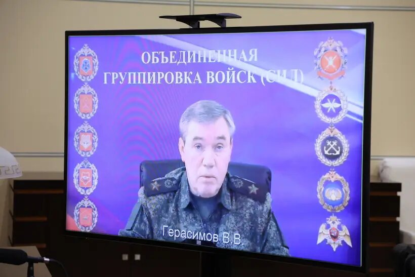  Начальник Генштаба ВС РФ Валерий Герасимов доложил президенту РФ Владимиру Путину об освобождении Курской области   © РИА Новости. Александр Казаков/POOL