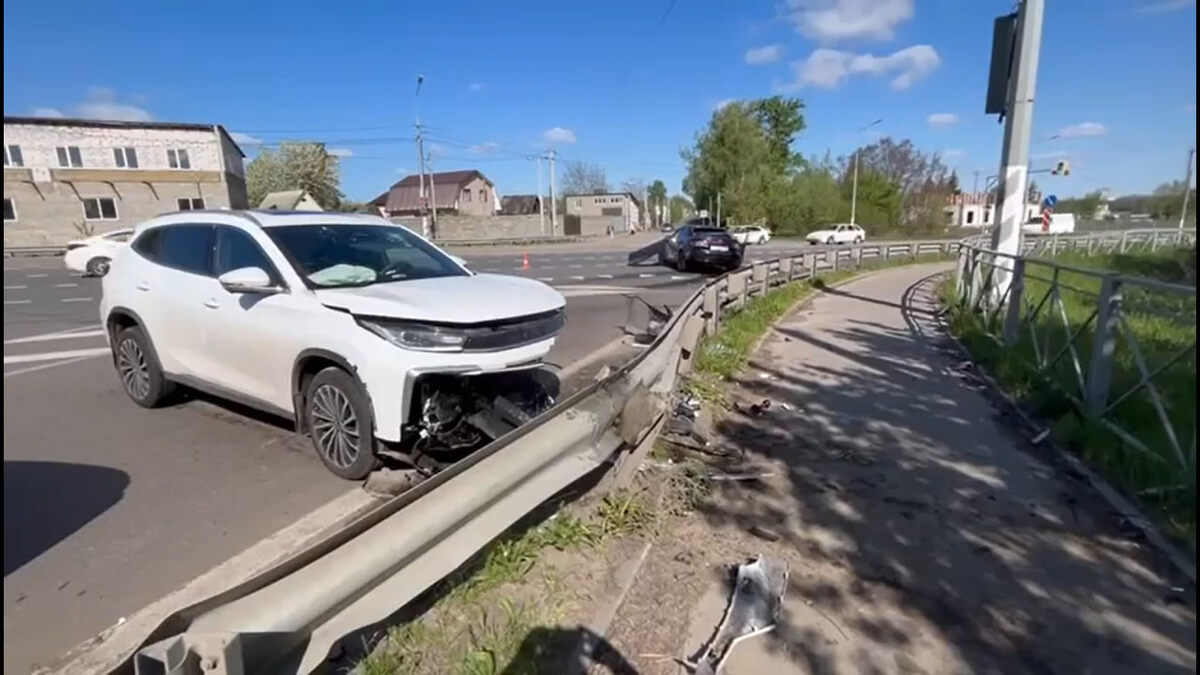     В аварии в Курске пострадали 4 человека