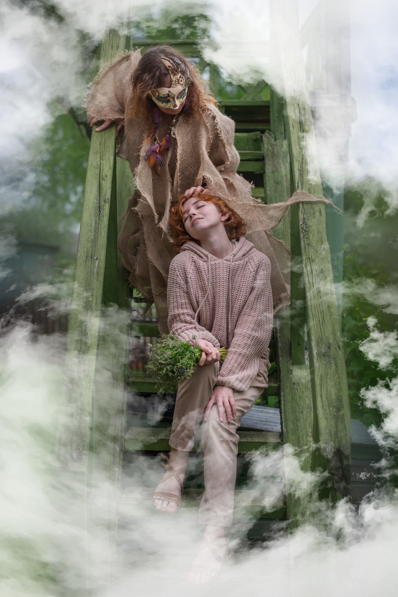 Фото-иллюстрацию для книги "Девочки из "Первого "Г" создала волшебный фотограф Ольга Лебедева.