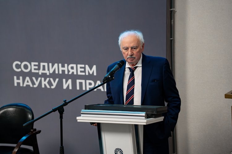     Соседство, которое вдохновляет: «Щёлково Агрохим» и Казахстан – вместе к высоким урожаям!
