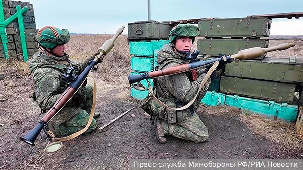     Фото: Пресс-служба Минобороны РФ/РИА Новости   
 Текст: Евгений Крутиков