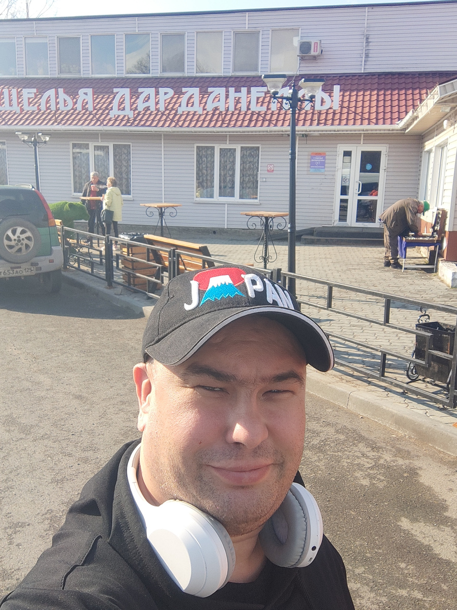 Ну точно на японца похож😂