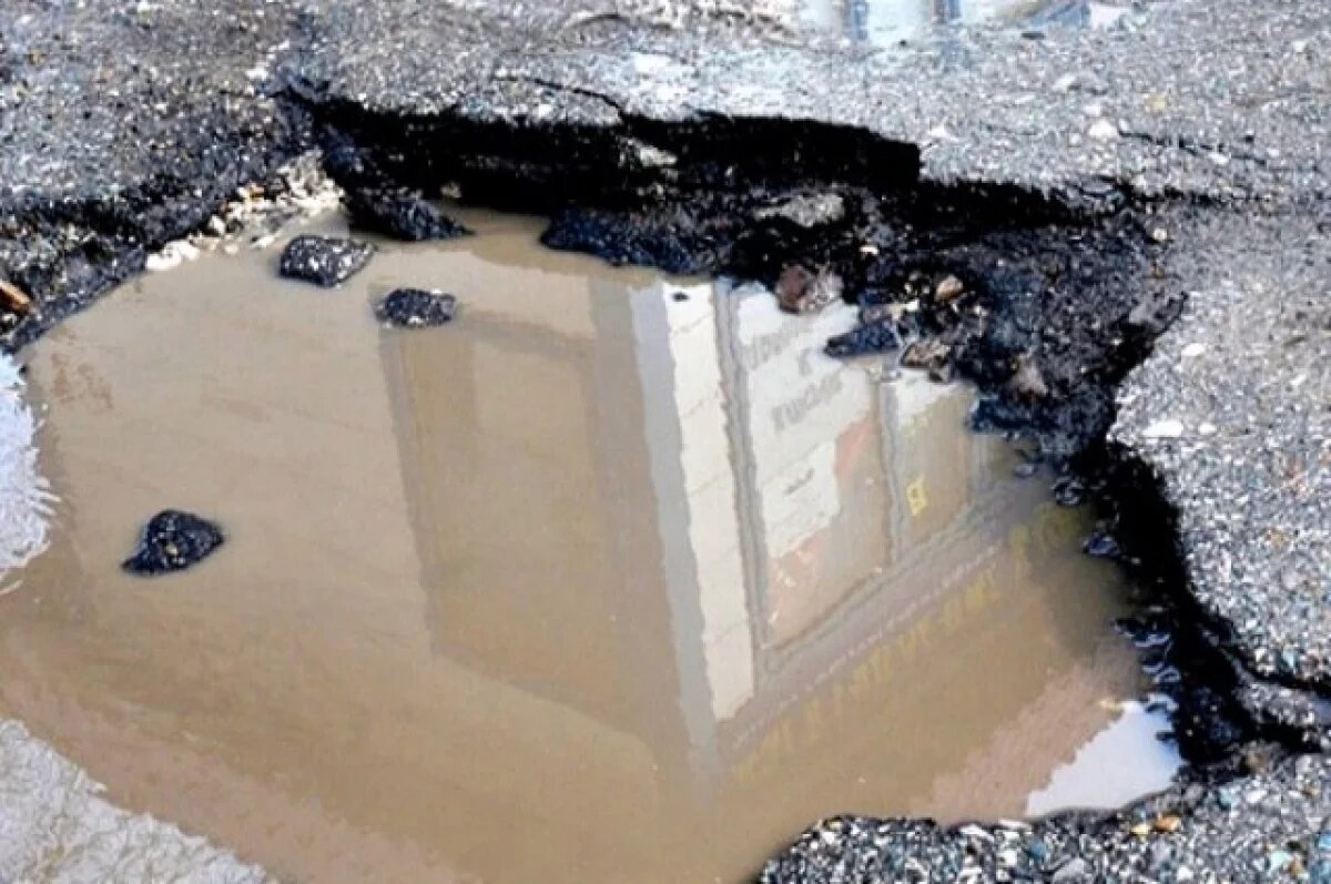    В Челябинске мужчина пострадал, провалившись в яму во дворе