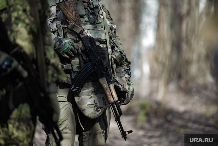 Военный получил документ в Каменске-Уральском (архивное фото)
Фото: Руслан Яроцкий © URA.RU