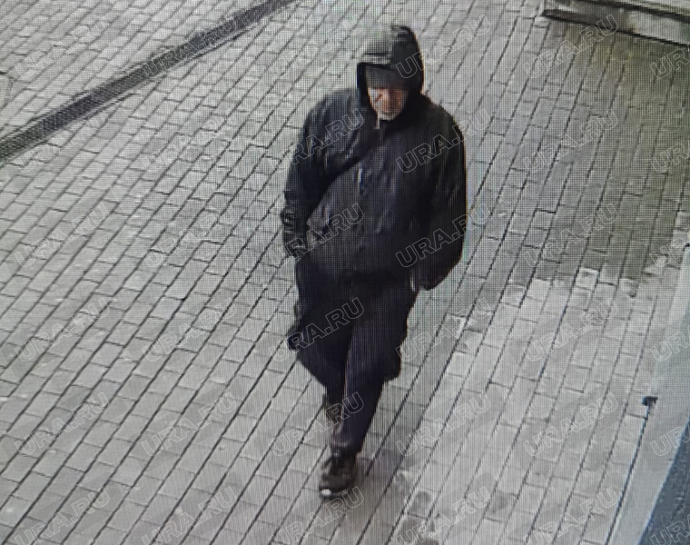 Этот мужчина может быть причастен к убийству пожилой женщины на жд-станции
Фото: предоставлено читателем URA.RU