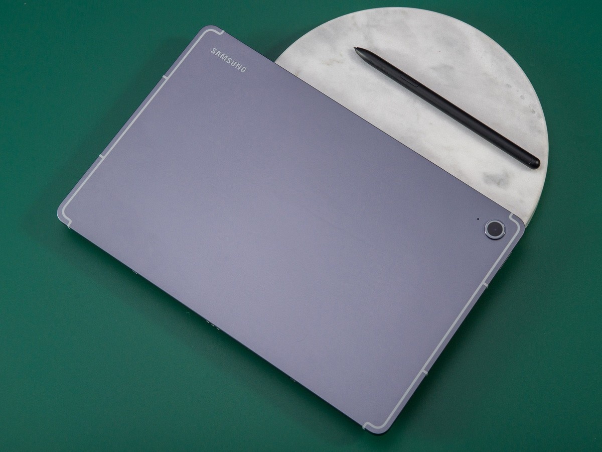    Обзор Samsung Galaxy Tab S10 FE: фанатская версия флагманского планшета