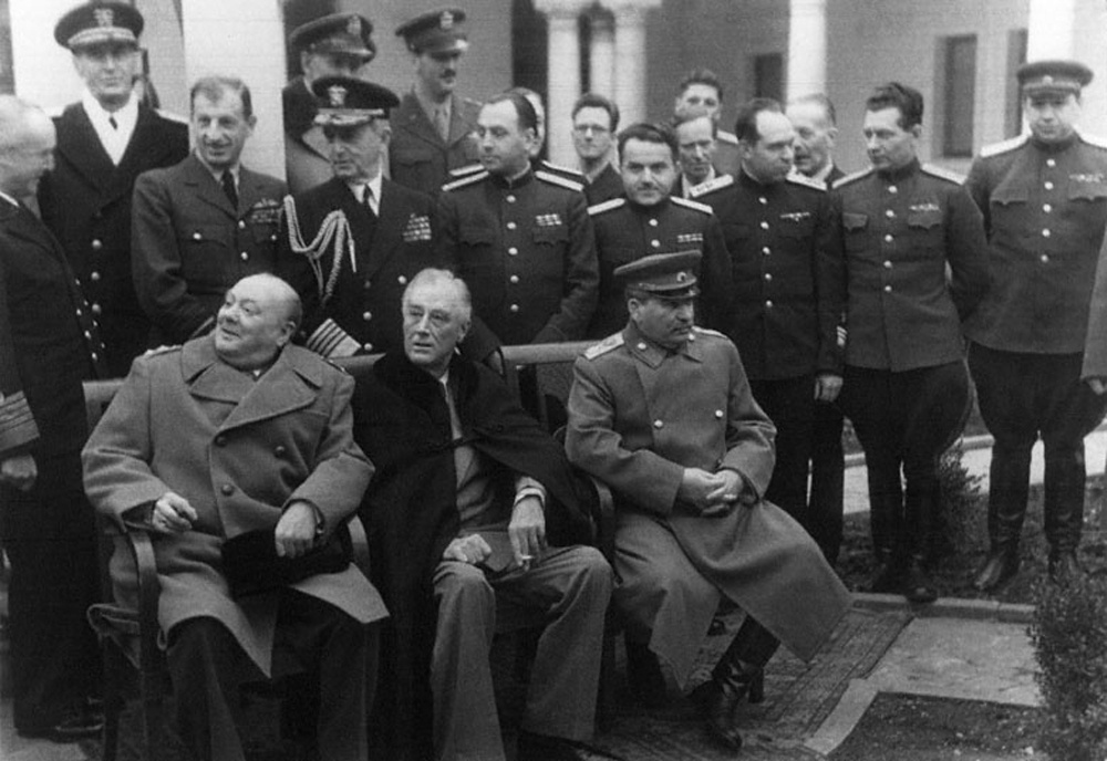    Алексей Антонов на Ялтинской конференции (во 2-м ряду 4-й слева). Фото: Public domain