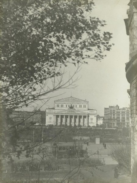 «Автобус – один из первых в Москве следует по маршруту "Тверская – Центр – Каланчевская"»
1924 год
Шайхет Аркадий Самойлович