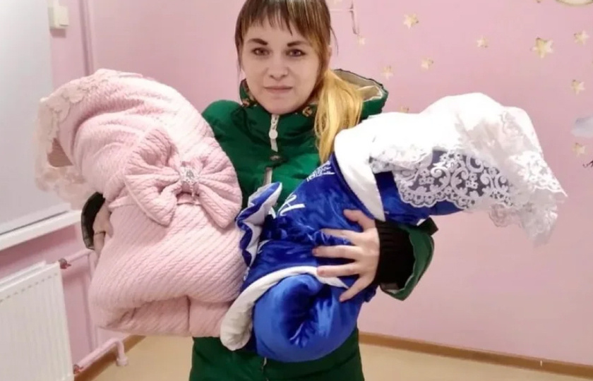 Наталья Кузнецова, родившая пять двоен подряд, стала мамой в 12-й раз