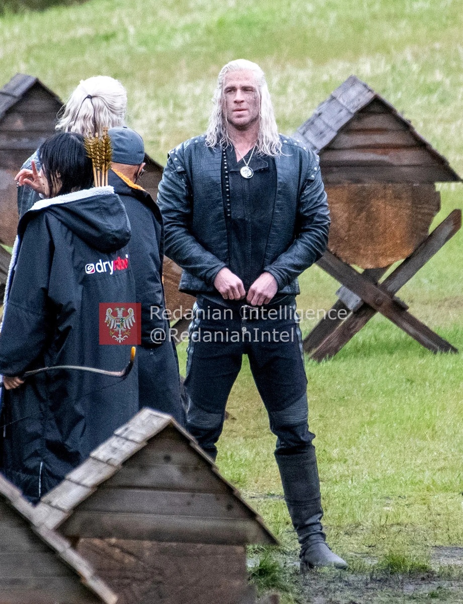    Геральт сильно изменился за лето. Новые кадры со съёмок пятого сезона «Ведьмака»