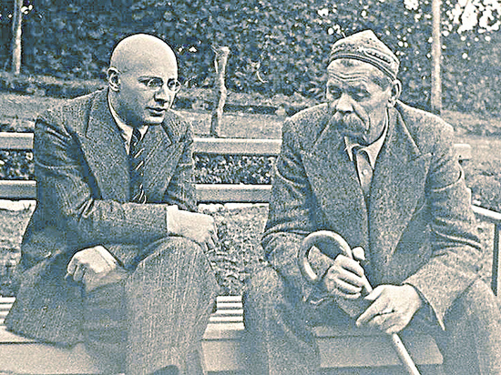 Л. Авербух и М. Горький, 1930 год. фото из ria.ru